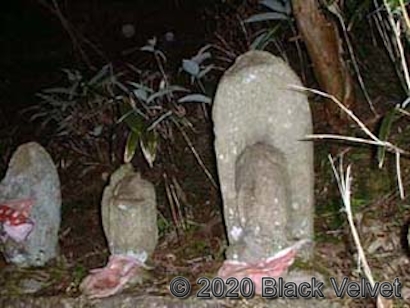 青垣峠の地蔵尊