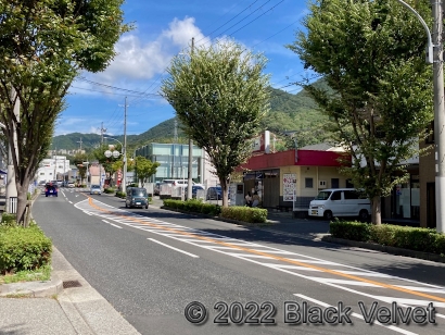谷上の踏切跡付近