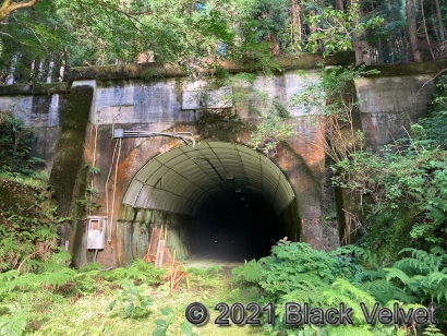 深見隧道